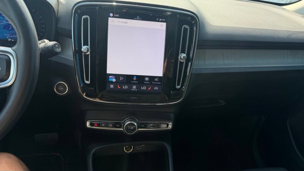 2025 Volvo XC40 Plus Dark Theme