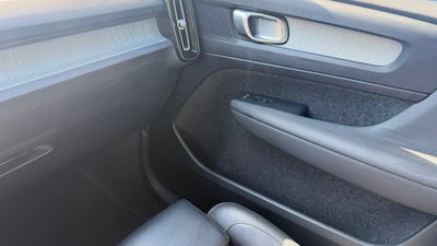2025 Volvo XC40 Plus Dark Theme