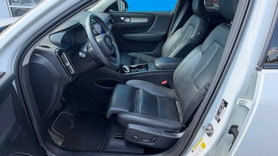2025 Volvo XC40 Plus Dark Theme