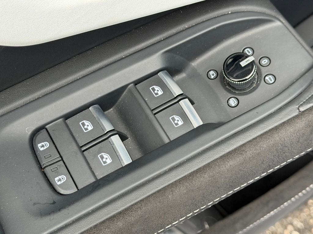 2024 Lamborghini Urus S