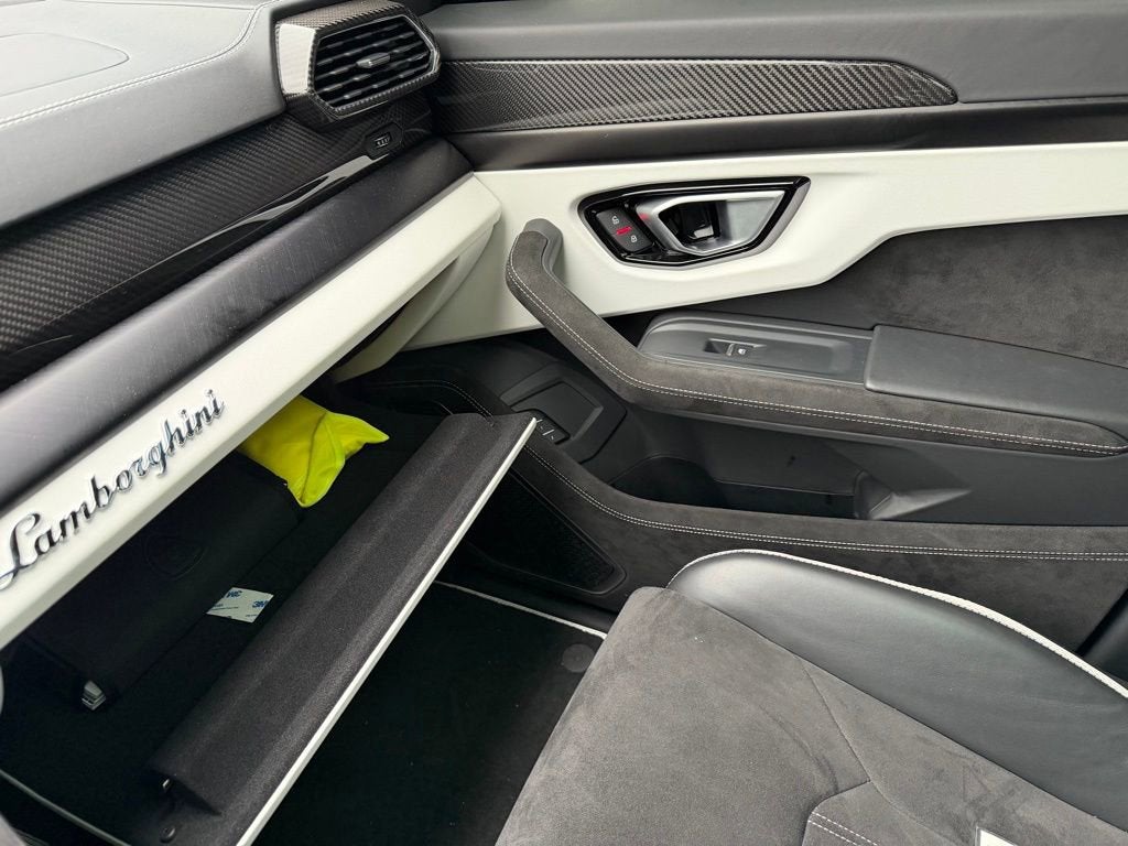 2024 Lamborghini Urus S